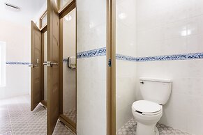 Olleh Windmill Pension & Guesthouse - Hostel