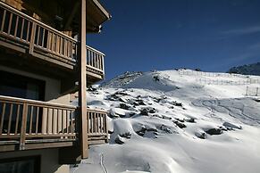 Résidence Koh-I Nor by Les Etincelles