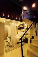 Amora Hotel