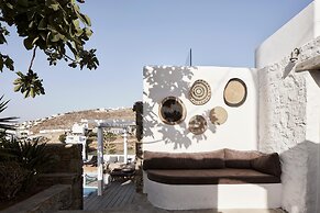 Mr & Mrs White Mykonos