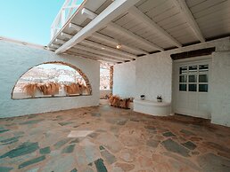 Mr & Mrs White Mykonos