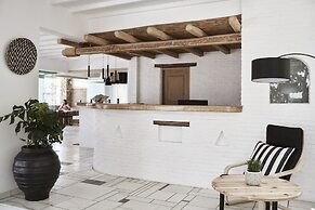 Mr & Mrs White Mykonos