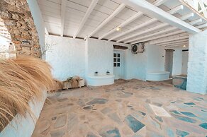 Mr & Mrs White Mykonos