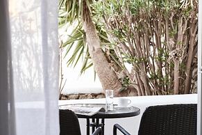Mr & Mrs White Mykonos