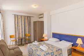 Alecos Hotel Apartments