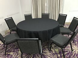 Holiday Inn Express & Suites Garland E - Lake Hubbard I30 by IHG