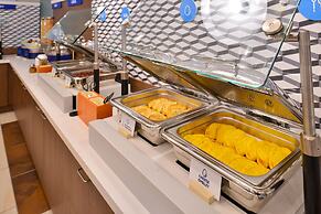 Holiday Inn Express & Suites Madison Central by IHG