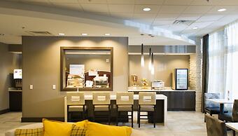Holiday Inn Express & Suites Madison Central by IHG
