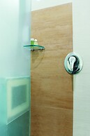 Business Hotel Tomang