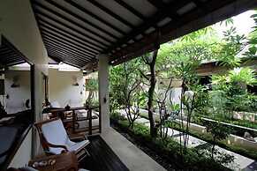 Frangipani Beach Hotel