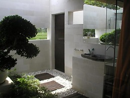 Frangipani Beach Hotel