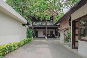 Frangipani Beach Hotel