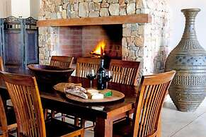 Tamodi Lodge and Stables