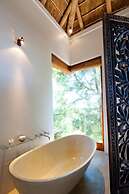 Tamodi Lodge and Stables