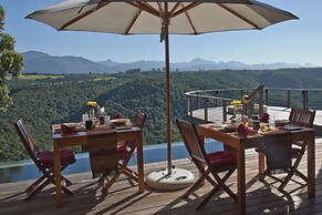 Tamodi Lodge and Stables