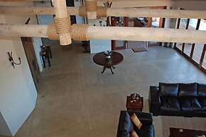 Tamodi Lodge and Stables