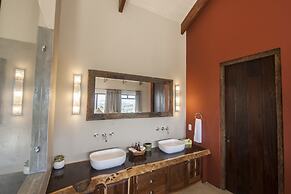 Tamodi Lodge and Stables