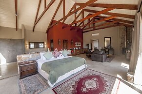 Tamodi Lodge and Stables