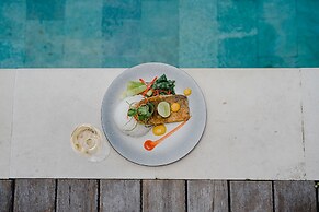 Batu Karang Lembongan Resort & Spa