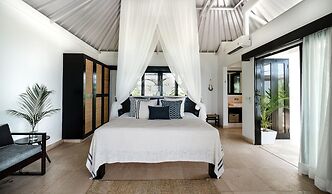 Batu Karang Lembongan Resort & Spa