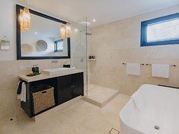 Batu Karang Lembongan Resort & Spa