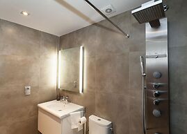 Via Augusta Apartments