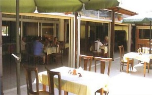 Petsas Apartments & Tavern