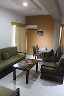 Petsas Apartments & Tavern