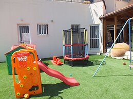 Petsas Apartments & Tavern