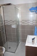 Petsas Apartments & Tavern