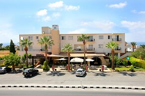 Petsas Apartments & Tavern