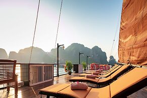 Pelican Halong Cruise