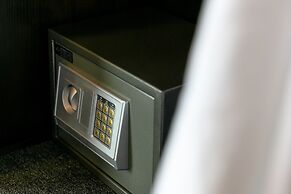 Pelican Halong Cruise