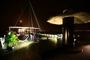 Pelican Halong Cruise