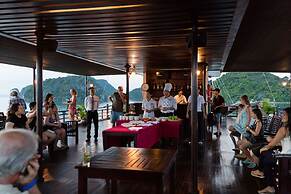 Pelican Halong Cruise