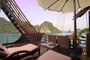 Pelican Halong Cruise