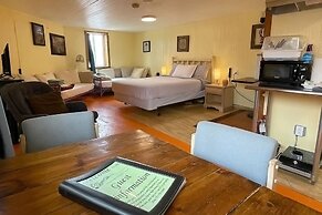 SnowMansion Taos Adventure Lodge
