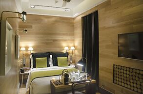 Browns Central Hotel