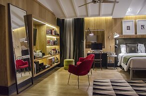 Browns Central Hotel