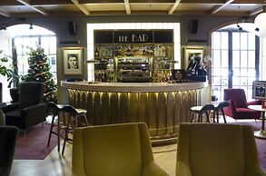 Browns Central Hotel