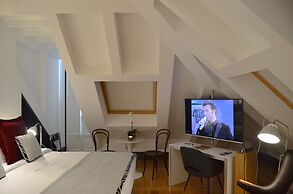 Browns Central Hotel