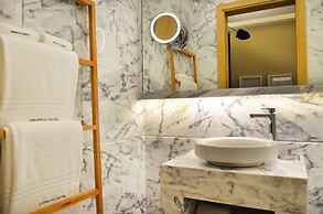 Browns Central Hotel