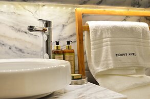 Browns Central Hotel