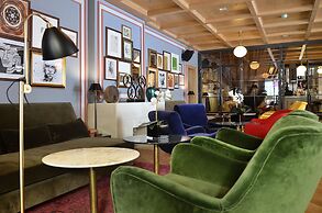 Browns Central Hotel