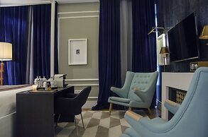 Browns Central Hotel