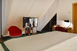 Browns Central Hotel