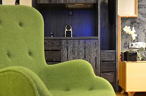 Browns Central Hotel