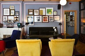 Browns Central Hotel