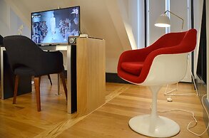 Browns Central Hotel