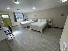 The Coastal Inn and Suites